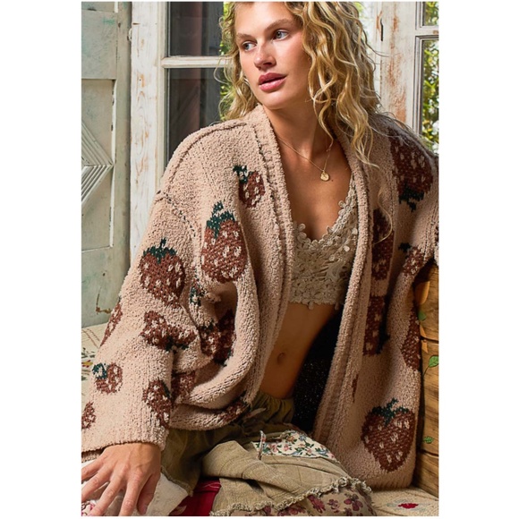 POL Strawberry Print Open Front oversized Cardigan - Picture 6 of 10